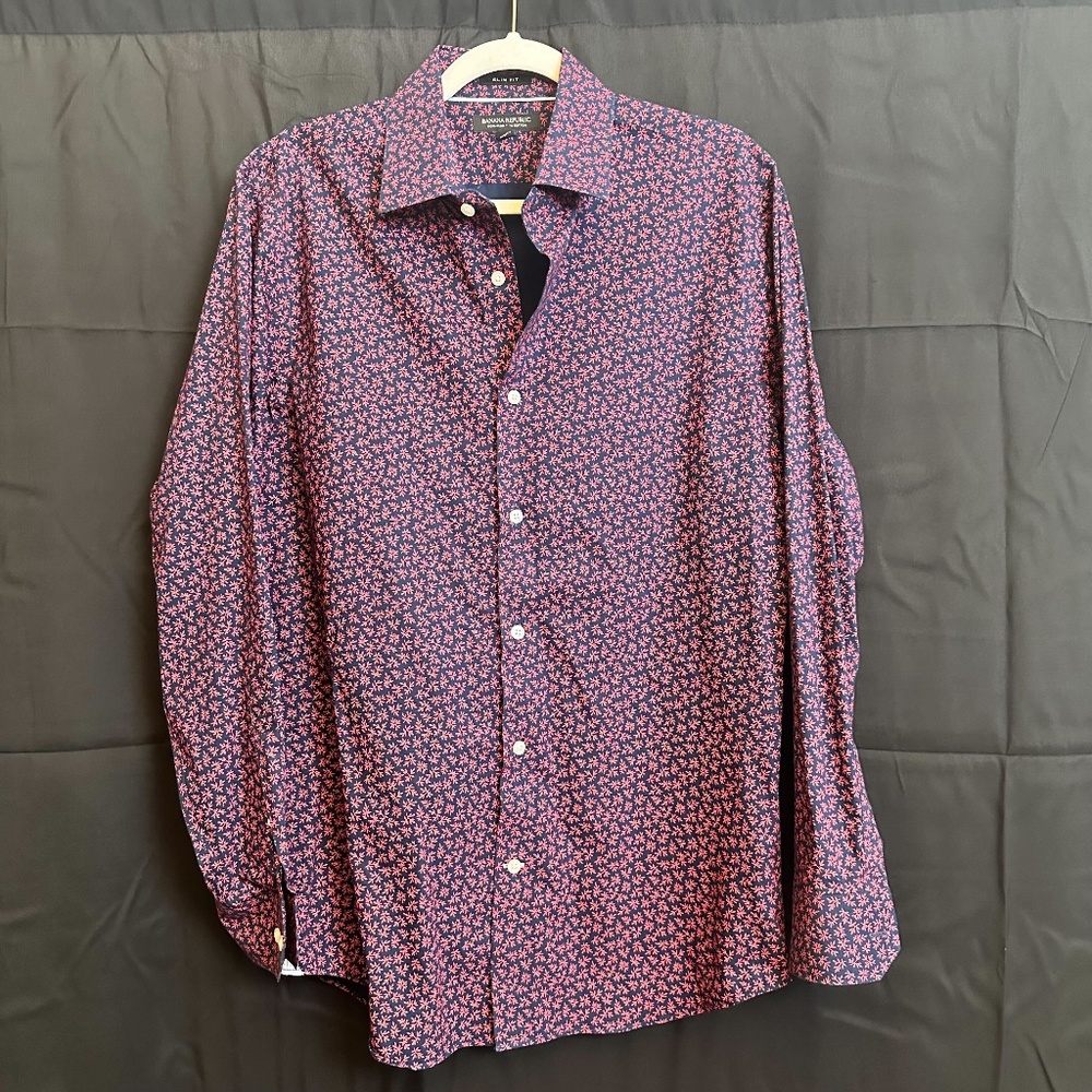 Banana Republic *** Medium Slim Fit Dress Shirt with WILD Pattern.